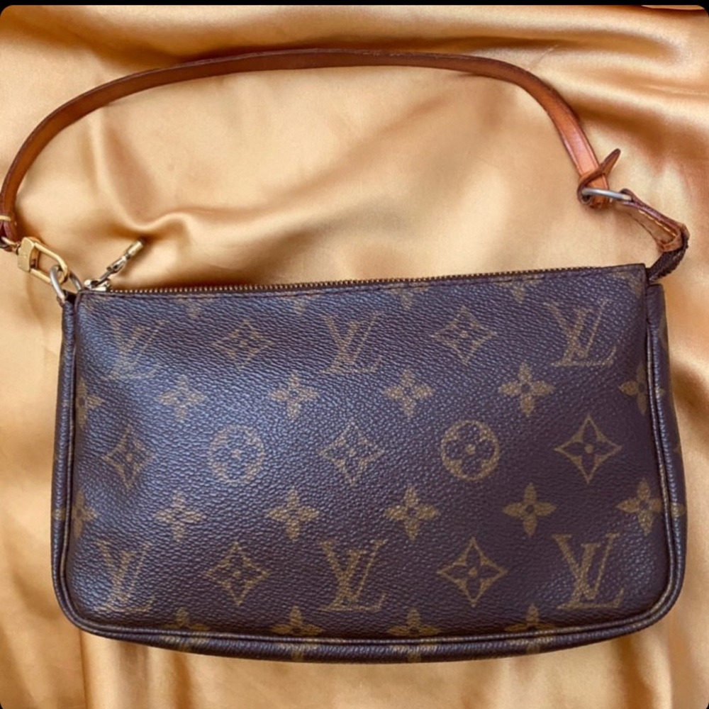 Louis Vuitton Pochette